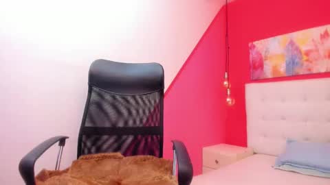 claire aristizabal online show from 31, 1, 2025