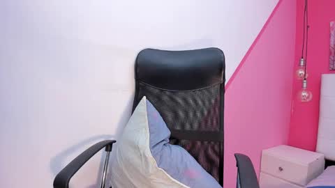 claire aristizabal online show from 8, 2, 2025