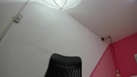 claire aristizabal online show from 5, 3, 2025