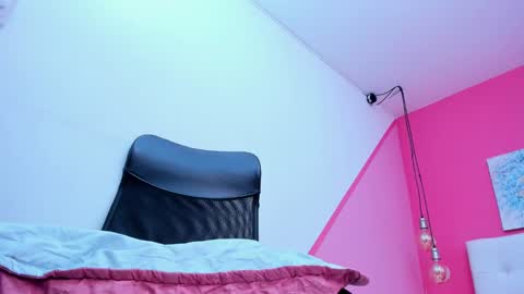 claire aristizabal online show from 9, 3, 2025