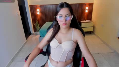 C L A R A  online show from 19, 2, 2026