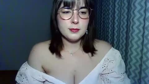 Snapshot of claralovely chatting on 5, 7, 2026 Clara online show from 5, 7, 2026