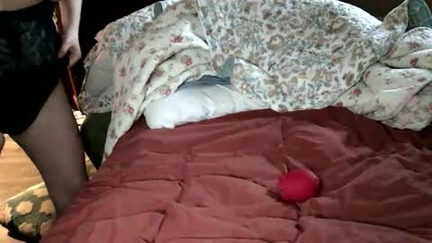 Snapshot of clararuby chatting on 5, 12, 2025 clararuby online show from 5, 12, 2025