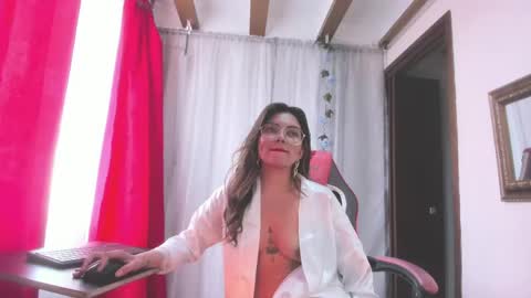 Snapshot of clarise17 chatting on 18, 4, 2026 Charlotte online show from 18, 4, 2026