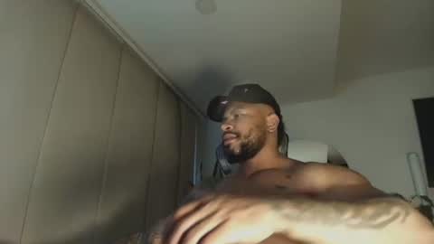 Snapshot of clark_strong chatting on 12, 7, 2026 clark_strong online show from 12, 7, 2026
