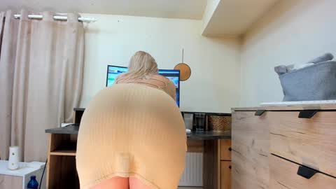 Snapshot of classy_medeeea chatting on 2, 2, 2026 Deea xxx online show from 2, 2, 2026