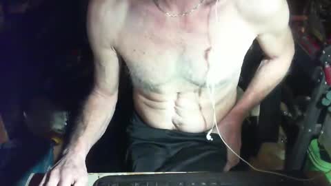 Snapshot of claudeg2523 chatting on 21, 12, 2025 claudeg2523 online show from 21, 12, 2025