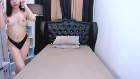 Snapshot of claudia_empress chatting on 18, 4, 2026 Naughty Claudia online show from 18, 4, 2026