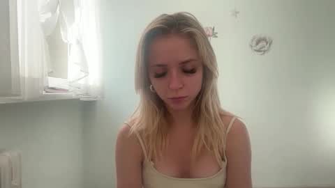 Snapshot of claudiagold chatting on 15, 9, 2025 ClaudiaGold online show from 15, 9, 2025