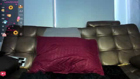 Snapshot of cleosexxx chatting on 11, 6, 2026 cleo y maikol online show from 11, 6, 2026