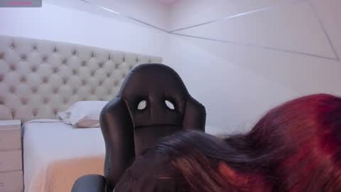 cleowhite_ online show from 31, 10, 2025