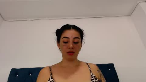 Snapshot of clhoe_s69 chatting on 4, 10, 2025 clhoe_s69 online show from 4, 10, 2025
