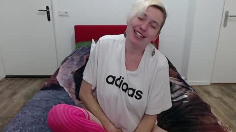 Syl  online show from 27, 1, 2025