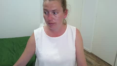 Snapshot of clittytastic chatting on 18, 6, 2026 Syl online show from 18, 6, 2026