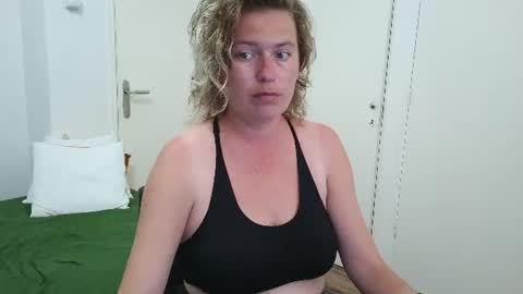 Snapshot of clittytastic chatting on 21, 6, 2026 Syl online show from 21, 6, 2026
