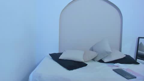 Cloe  online show from 8, 12, 2024