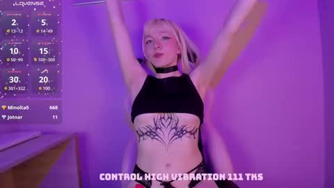 Snapshot of cloe_five chatting on 5, 3, 2025 CLOE online show from 5, 3, 2025