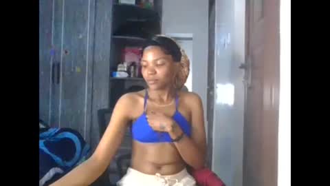 Snapshot of cloe_mae chatting on 19, 9, 2025 Cloe online show from 19, 9, 2025