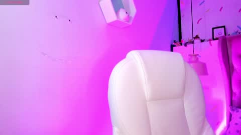 Snapshot of cloe_martinez_ chatting on 5, 12, 2024 Cloe online show from 5, 12, 2024