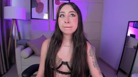 Snapshot of cloe_martinez_ chatting on 21, 9, 2025 Cloe online show from 21, 9, 2025