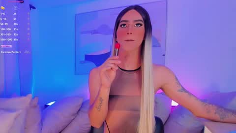 CLOE REMINTON online show from 30, 12, 2024