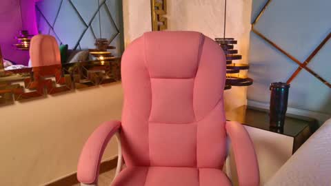 Snapshot of cloe_sm chatting on 2, 10, 2025 Cloe online show from 2, 10, 2025