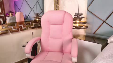 Snapshot of cloe_sm chatting on 3, 10, 2025 Cloe online show from 3, 10, 2025