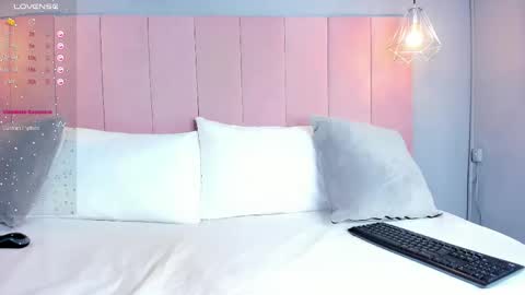 Snapshot of cloeblackx chatting on 1, 10, 2025 C L O E online show from 1, 10, 2025