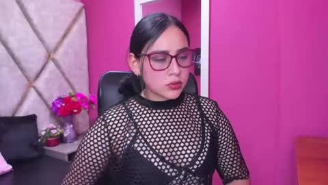 Snapshot of cloebonnie chatting on 12, 9, 2025 CloeBonnie online show from 12, 9, 2025