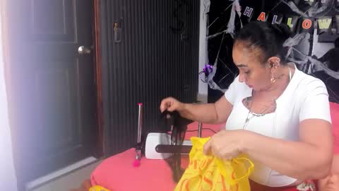 Snapshot of cloee_rabbyt chatting on 2, 11, 2025 CLOE online show from 2, 11, 2025