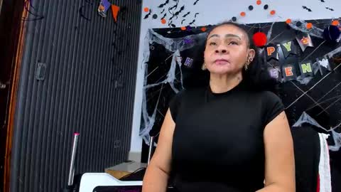 Snapshot of cloee_rabbyt chatting on 4, 11, 2025 CLOE online show from 4, 11, 2025