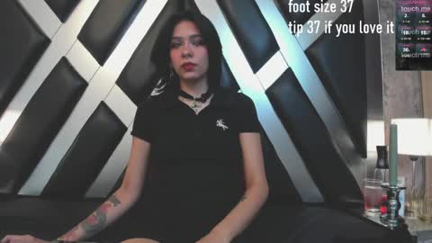 lady cloe person online show from 1, 4, 2026