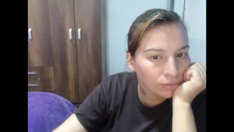 Snapshot of cloepussy chatting on 14, 11, 2025 cloepussy online show from 14, 11, 2025