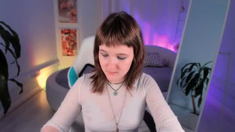 Snapshot of clover_red chatting on 4, 12, 2024 Clover follow me online show from 4, 12, 2024
