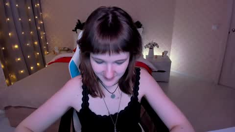 Snapshot of clover_red chatting on 20, 12, 2024 Clover follow me online show from 20, 12, 2024