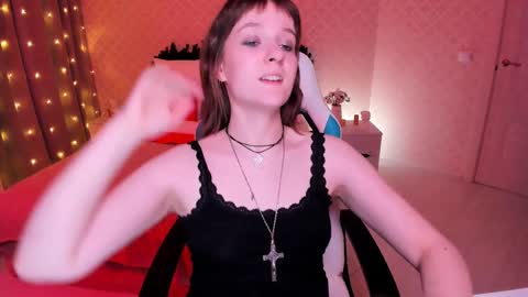 Snapshot of clover_red chatting on 29, 12, 2024 Clover follow me online show from 29, 12, 2024