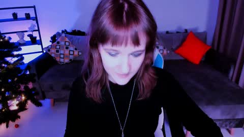 Snapshot of clover_red chatting on 2, 1, 2025 Clover follow me online show from 2, 1, 2025