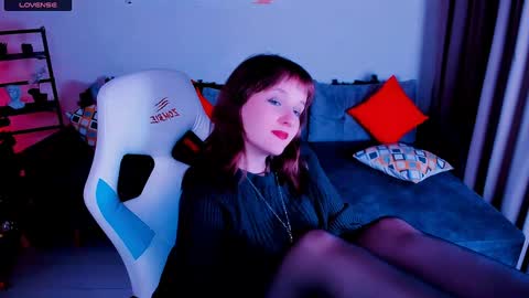 Snapshot of clover_red chatting on 3, 1, 2025 Clover follow me online show from 3, 1, 2025