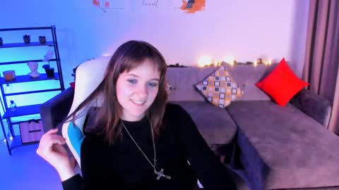 Snapshot of clover_red chatting on 14, 1, 2025 Clover follow me online show from 14, 1, 2025