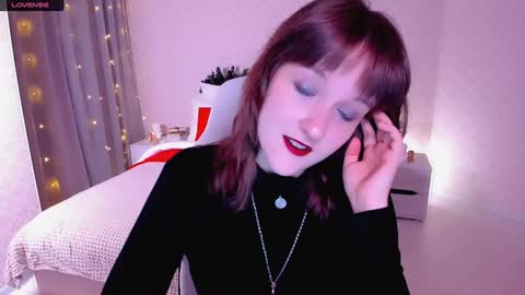 Snapshot of clover_red chatting on 21, 1, 2025 Clover follow me online show from 21, 1, 2025