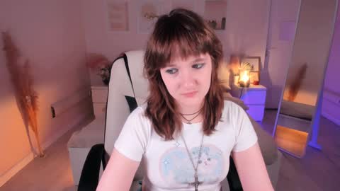 Snapshot of clover_red chatting on 26, 1, 2025 Clover follow me online show from 26, 1, 2025