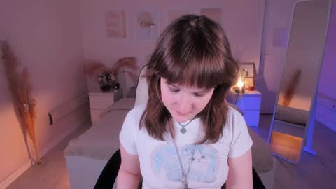 Snapshot of clover_red chatting on 26, 1, 2025 Clover follow me online show from 26, 1, 2025