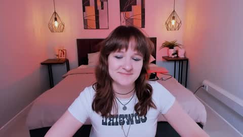 Snapshot of clover_red chatting on 2, 2, 2025 Clover follow me online show from 2, 2, 2025