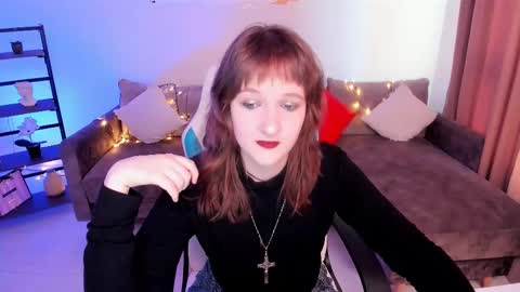 Snapshot of clover_red chatting on 6, 3, 2025 Clover follow me online show from 6, 3, 2025