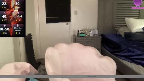 Snapshot of cocanutt_ chatting on 28, 9, 2025 CocaNutt online show from 28, 9, 2025