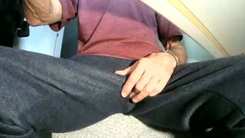 Snapshot of cockneegeezer chatting on 31, 1, 2025 Ask me online show from 31, 1, 2025