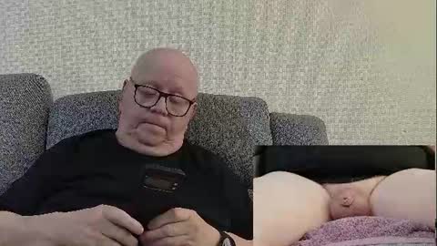 Snapshot of cockneymack51 chatting on 4, 7, 2026 Charlie. online show from 4, 7, 2026