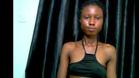 coco_petitqueen online show from 16, 1, 2025