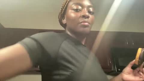 Snapshot of cocobuttergirlfriend chatting on 3, 11, 2025 cocobuttergirlfriend online show from 3, 11, 2025