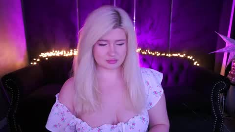 Snapshot of cocosecretss chatting on 24, 4, 2026 onlyfans amyleyy online show from 24, 4, 2026